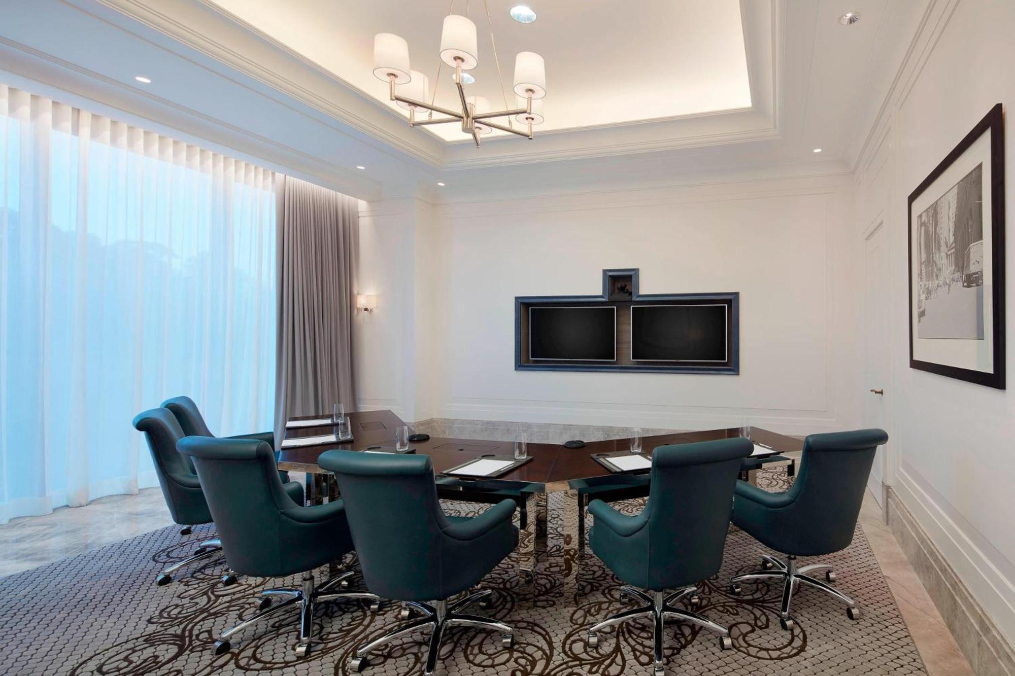 Отель The St. Regis Куала-Лумпур Экстерьер фото